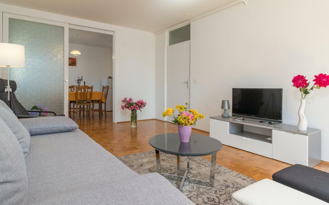Apartment Maestral Pula Bagian luar foto